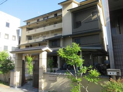ハンズレジデンス二条の外観