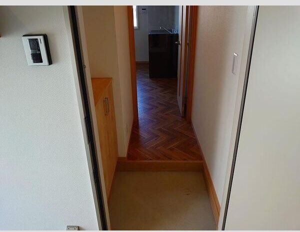 メリディアン国見壱番館の玄関