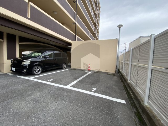 ブランチ913の駐車場