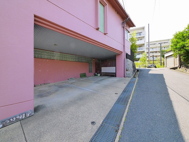 クレアーレ学園前の駐車場|駐車場に車を止められます