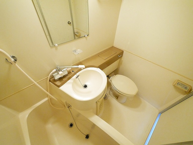 クレアーレ学園前の浴室|コンパクトで使いやすいお風呂です