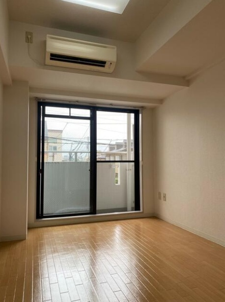 ラフィネ西荻の居間・リビング