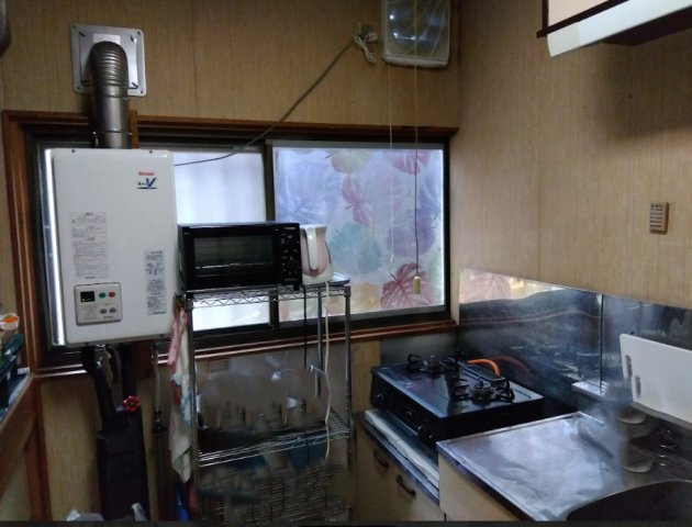 売中古戸建　裾野市須山のキッチン|限られたスペースを有効活用した、実用的なキッチンとなっています。