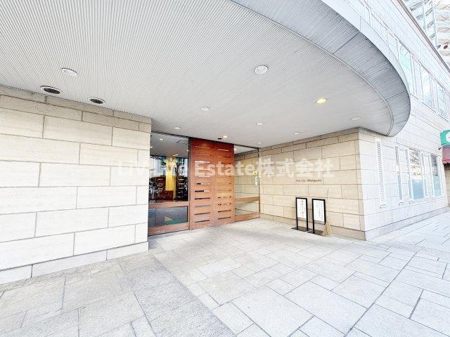 Park City ひばりが丘のエントランス