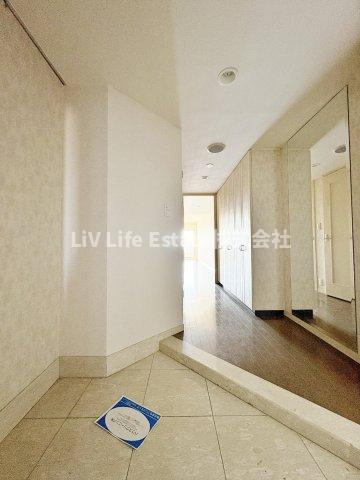 Park City ひばりが丘の玄関