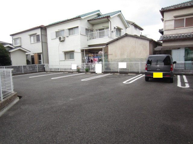 【駐車場】