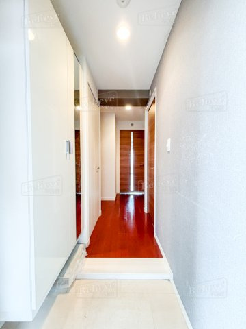 プリマヴェーラ花の木弐番館の玄関|綺麗な玄関です♪