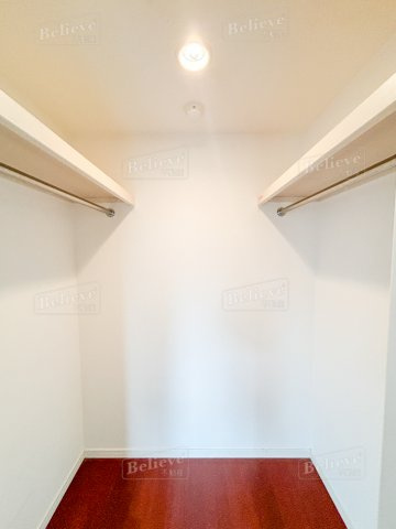 プリマヴェーラ花の木弐番館の収納|ウォークインクローゼットなので収納豊富です☆