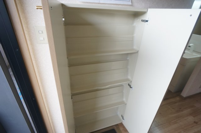 【その他】 | コンディシープル南が丘A棟 | 専用の収納スペースです