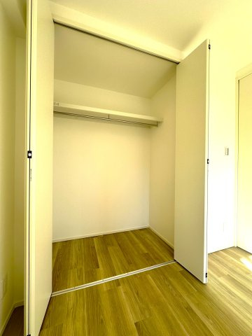 シャルム東川口壱番館の収納|暮らしをすっきり整える豊富な収納スペースは、衣類から日用品まで余裕を持ってしまえ、いつも整った美しい住まいを保つことができます。快適な生活を支える頼もしい味方です。