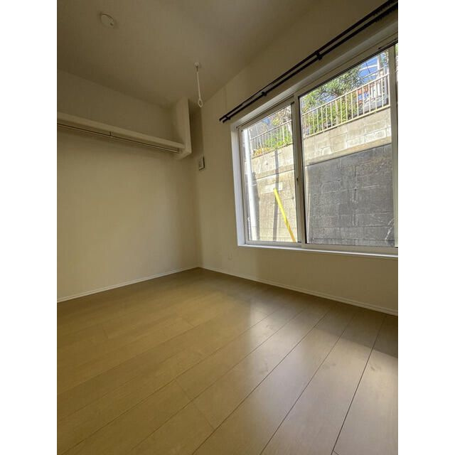 モンターニュ薬園台の居間・リビング