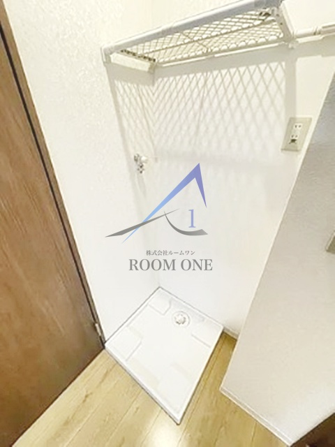 サライ武蔵小山の設備|洗濯機置場です。