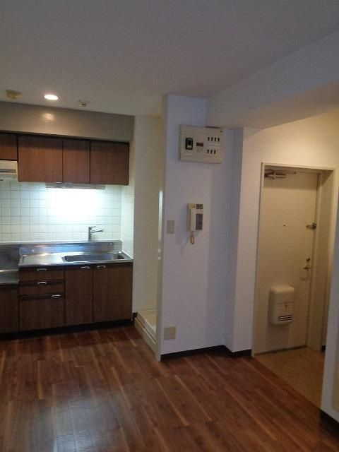 日暮里サンライズマンションの玄関