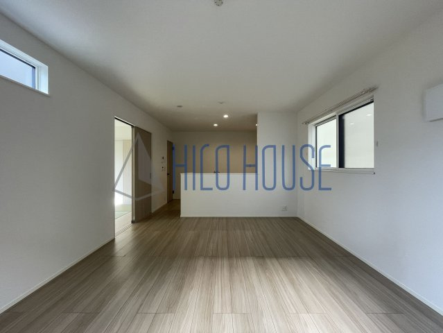 Sumai-to川越市かすみ野08の居間・リビング