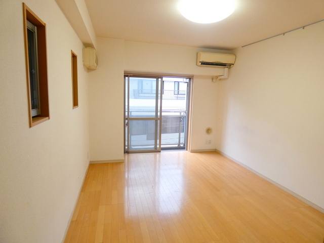 アルファ渋谷の居間・リビング|同タイプのお部屋の参考写真です。