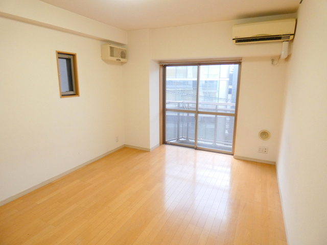 アルファ渋谷の居間・リビング|同タイプのお部屋の参考写真です。