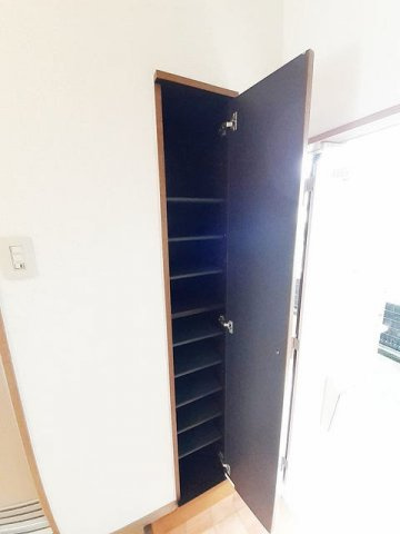サウスコーポⅤの収納|たっぷりとした収納スペースです