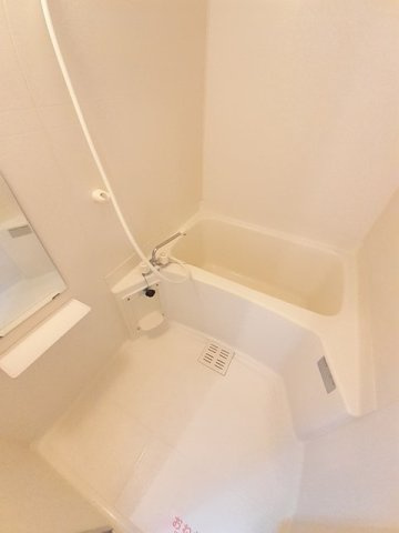 エンゼルハイツⅡの浴室|日々の疲れを癒すお風呂付です