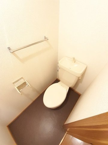 エンゼルハイツⅡのトイレ|落ち着いたトイレです