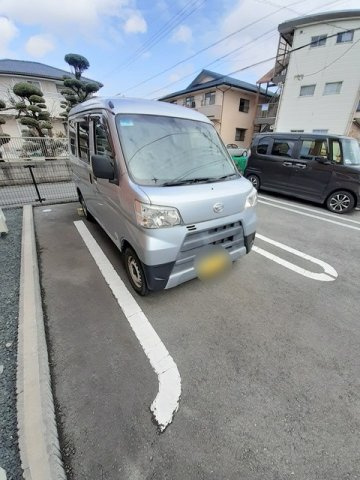 ブローム　サマーの駐車場|駐車場があります