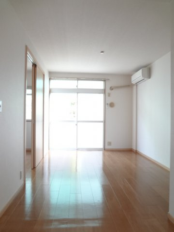 メゾンプレステージ５１０の居間・リビング|おしゃれな居間です