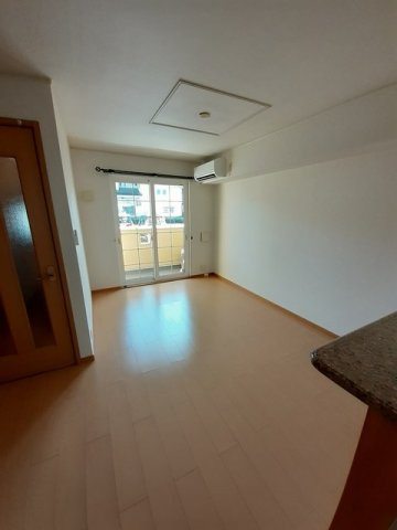 菊池郡菊陽町花立１丁目のアパートの居間・リビング|使いやすいリビングです