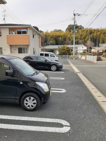 熊本市北区龍田１丁目のアパートの駐車場|駐車場に車を止められます