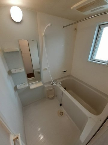 熊本市北区龍田１丁目のアパートの浴室|ゆったり過ごせるお風呂です