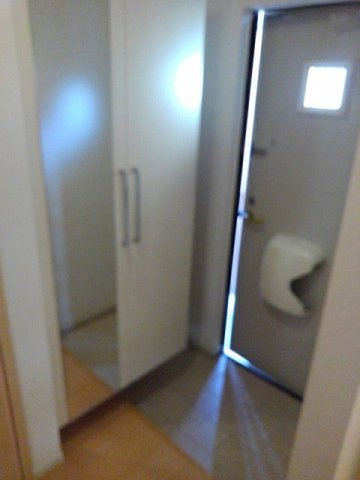 熊本市北区龍田１丁目のアパートの玄関|収納もある玄関です