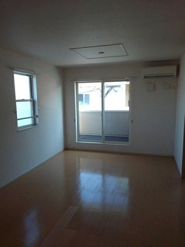 熊本市北区龍田１丁目のアパートの居間・リビング|こちらの居間で趣味の時間をお楽しみください