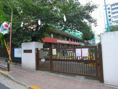 区立本駒込幼稚園まで75m
