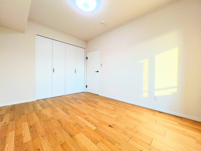 【洋室】 | メゾン桜が丘1号棟 | ◆気持ちの良い風が室内へ入り込む居室。家具を配置しても広々ご利用いただけます！！