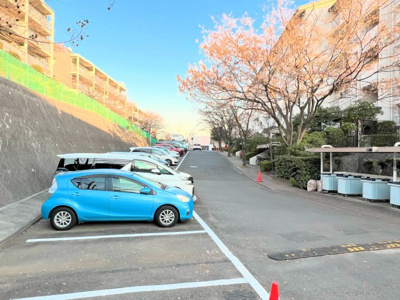 【駐車場】 | メゾン桜が丘1号棟 | ◆子育て世代のスタッフもいますので、お客様目線での物件選び、ご提案が可能です。お問い合わせいただきました物件以外も多数ご紹介させていただきます。
