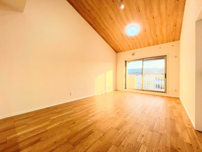 【洋室】 | メゾン桜が丘1号棟 | ◆リビングは一日中太陽の光が射し込みます。家族が集まる空間は、自然と笑顔が溢れます！