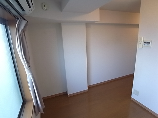 サンビルダー北野山ノ手の洋室