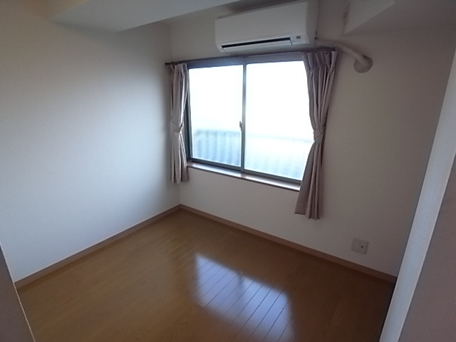 サンビルダー北野山ノ手の洋室