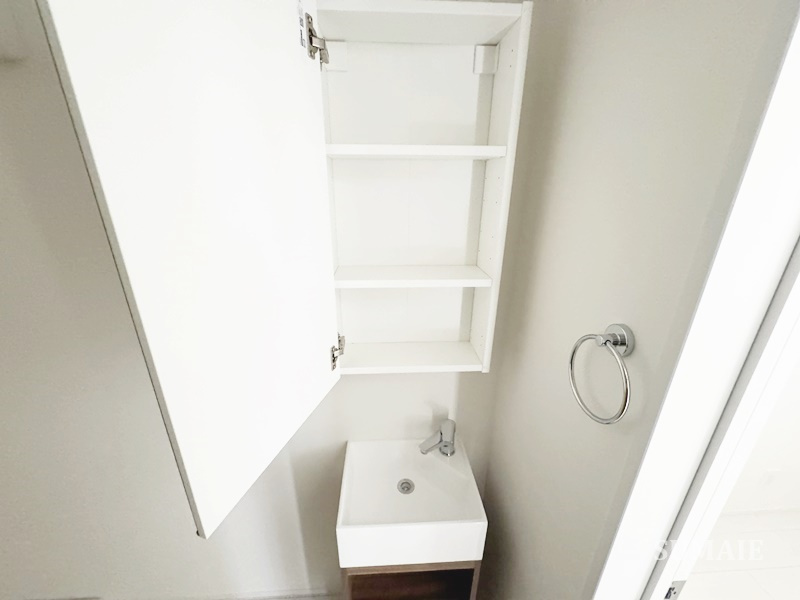 アンベリール北赤羽の独立洗面台|洗面台収納です