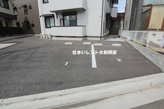 グリーンハウス南林間の駐車場