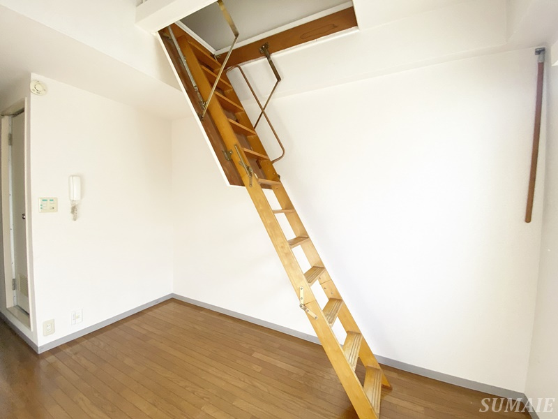ノーブルイズミの設備|LOFTへの階段です☆