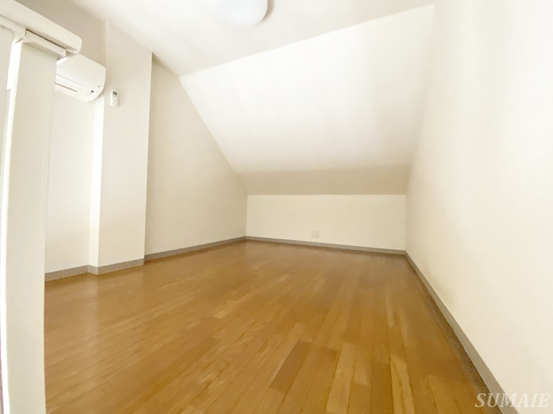 ノーブルイズミの寝室|LOFT部分です☆