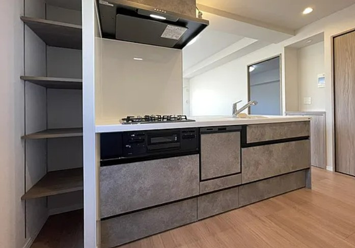 【中古マンション】キャッスルメジェール川越デュオステージのキッチン|【リフォーム完了】キッチン