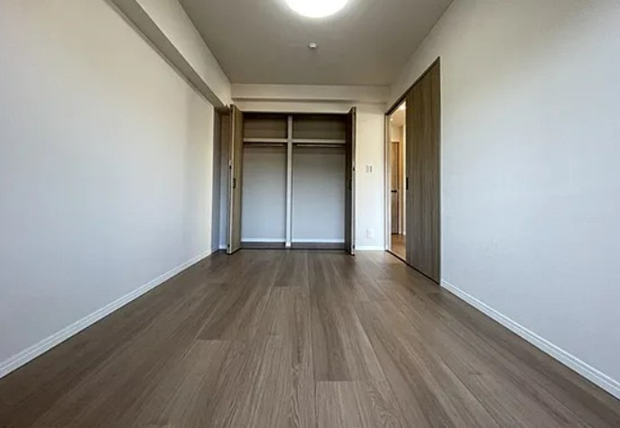 【中古マンション】キャッスルメジェール川越デュオステージの洋室|【リフォーム完了】南東6.3帖洋室