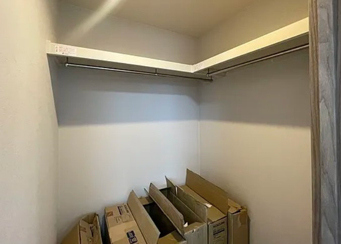 【中古マンション】キャッスルメジェール川越デュオステージの収納|【リフォーム完了】ウォークインクローゼット