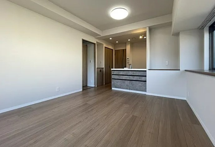 【中古マンション】キャッスルメジェール川越デュオステージの居間・リビング|【リフォーム完了】リビング