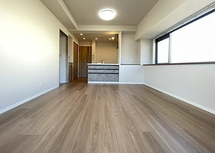 【中古マンション】キャッスルメジェール川越デュオステージの居間・リビング|【リフォーム完了】リビング
