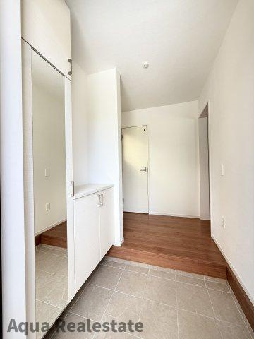 高松市三条町新築戸建の独立洗面台|独立洗面台あり、毎朝おしゃれに忙しい女性の方におすすめです