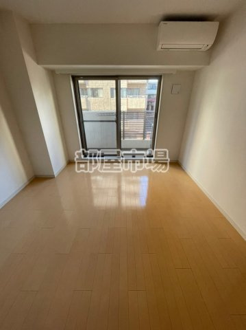 ラクラス新御徒町の居間・リビング