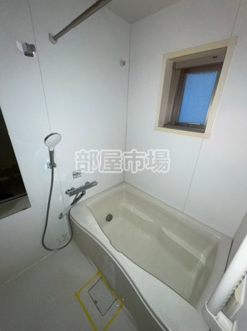 ラクラス新御徒町の浴室