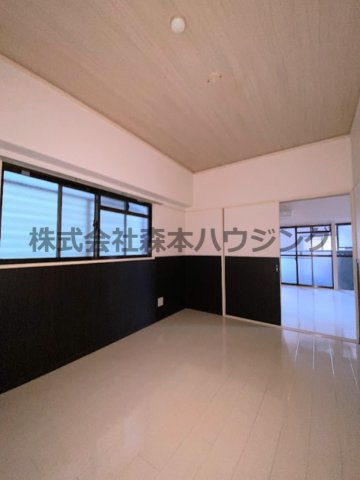 【洋室】 | 　東洋プラザしろきた | 広々とした洋室です