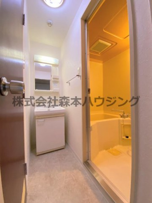 【洗面所】 | 　東洋プラザしろきた | 明るい洗面所です
